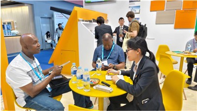 Live From Canton Fair: Guangya Aluminum Booth Gains Rising Popularity